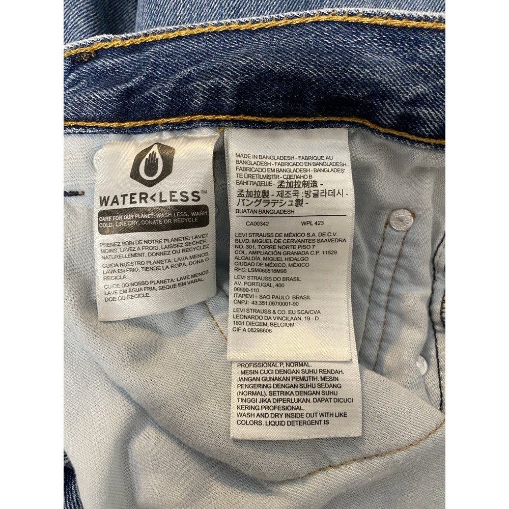 Levi's 517 Bootcut Jeans 40x32 Medium Wash Blue Distressed Hem - Picture 7 of 10